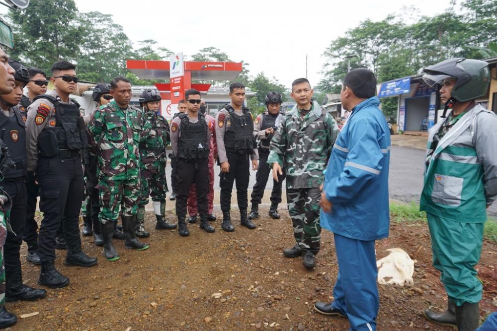 TNI-Polri Pantau Titik Rawan Bencana di Batang