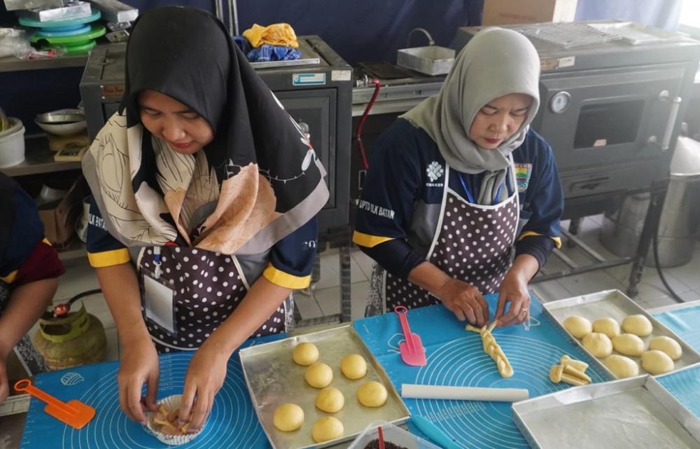 UJI KOMPETENSI MEMBUAT KUE dan ROTI