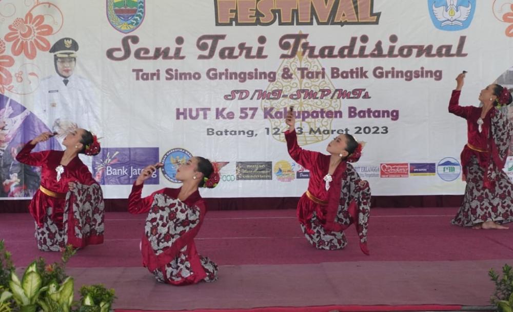 Pertahankan Budaya, Pemkab Batang Gelar Festival Tari Tradisional Batik Gringsing dan Simo Gringsing
