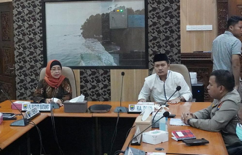 Ditutupnya Ponpes Wonosegoro, Pj Bupati Batang Carikan Sekolah Lain Untuk Para Santri dan Guru