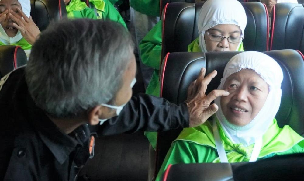 PERIKSA MATA JEMAAH HAJI