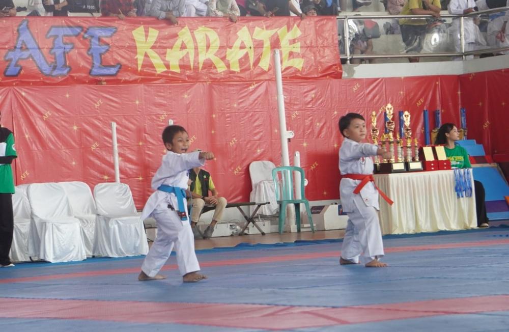 KEJUARAAN PIALA MENPORA DI BATANG