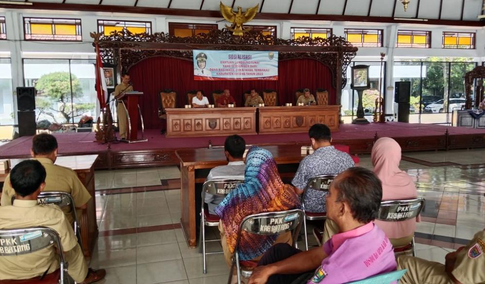 2.100 Orang di Batang Bakal Terima BLT DBHCHT