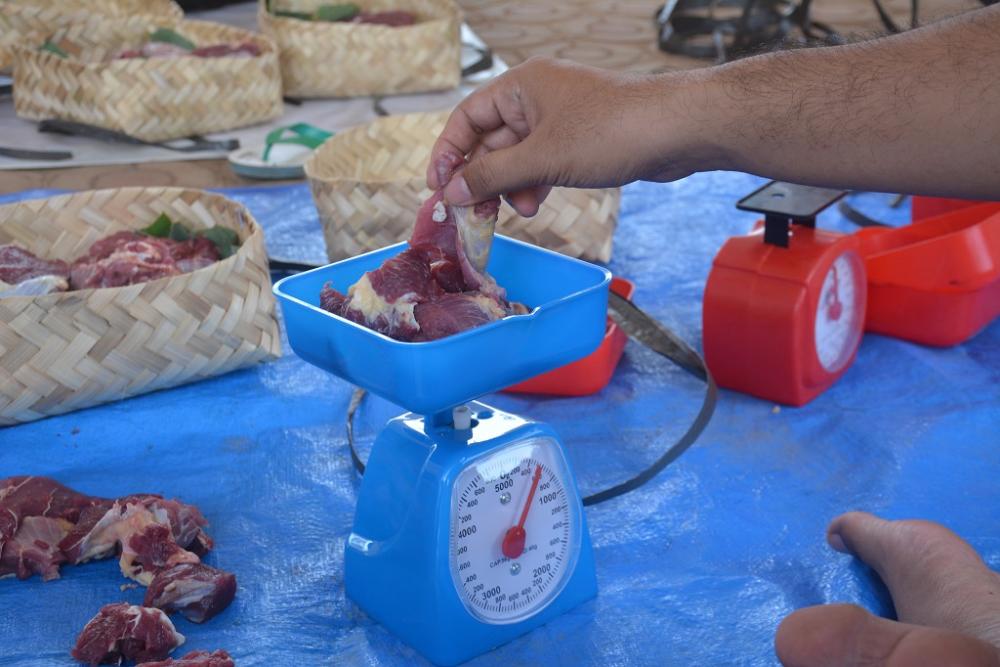 TIMBANG DAGING KURBAN