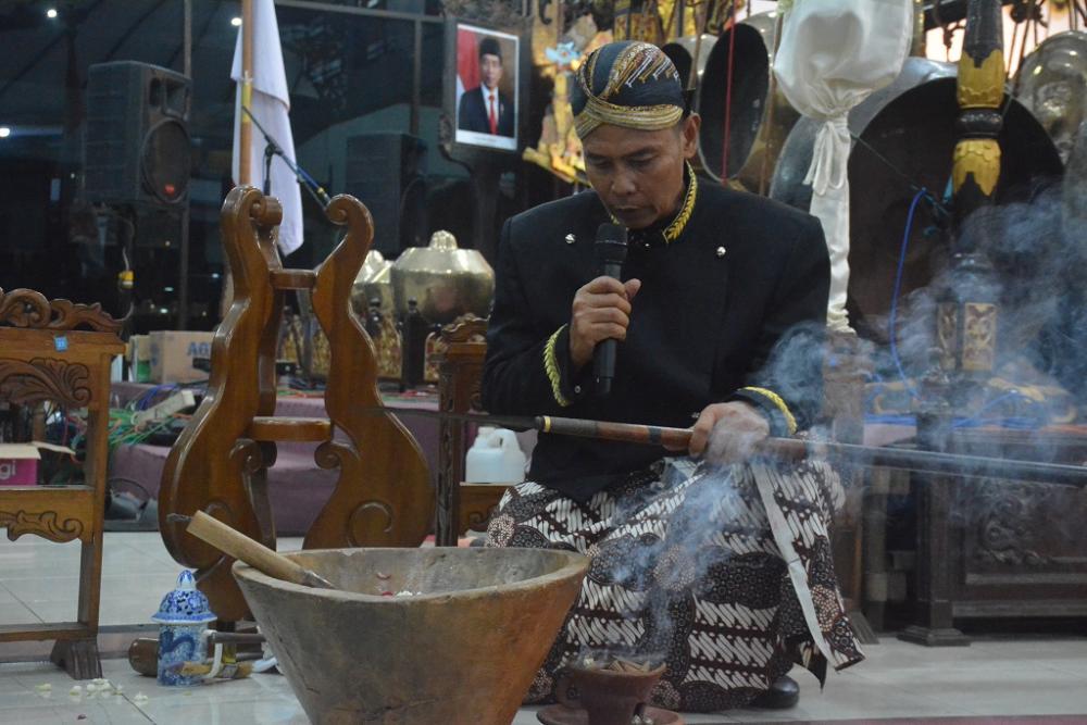 PROSESI DOA PUSAKA TOMBAK ABIRAWA