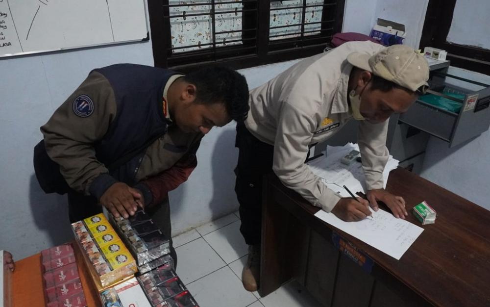 SITA 15.560 ROKOK ILEGAL