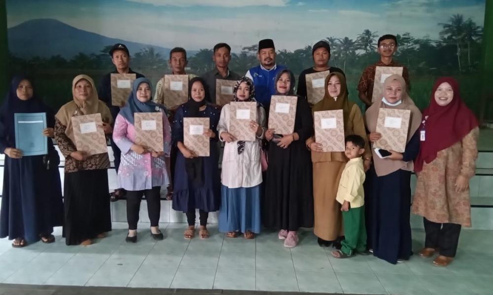 Garazawa Sebar Sertifikat Halal, Pedagang Camilan Bernapas Lega