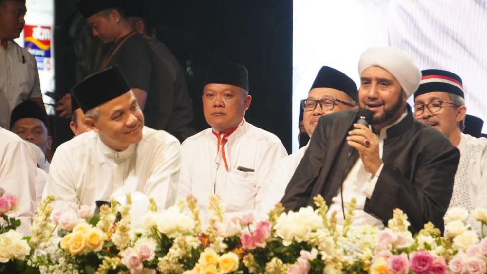 Ribuan Warga Tumpah, Jateng Bersholawat Kembali Digelar di Batang Setelah 10 Tahun