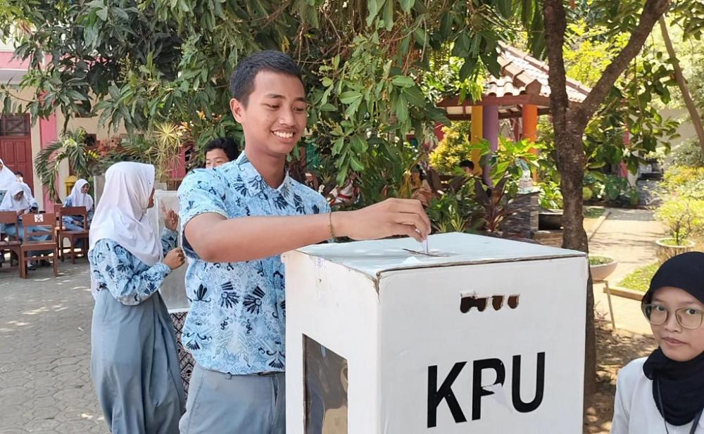 Pilketos Ala Pemilu, Mendidik Pemilih Pemula Cerdas Memilih