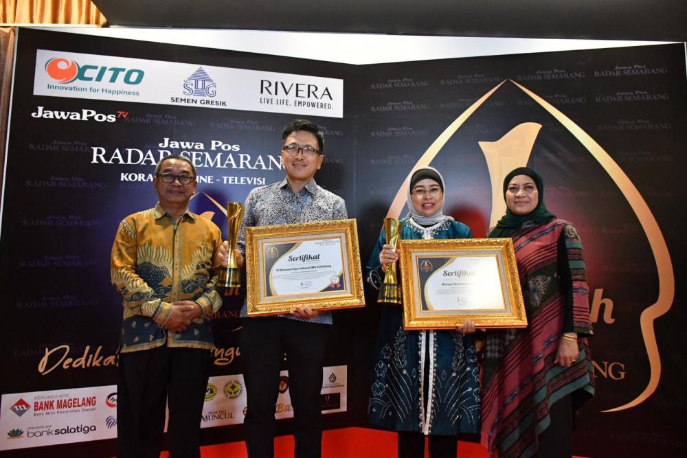 Pj Bupati Batang Raih Penghargaan Layanan Publik Digital