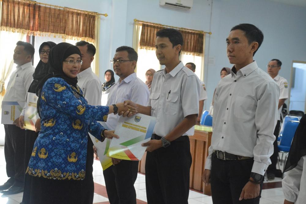 Pj Bupati Batang Lantik  7 Pejabat Administrasi dan Pengawas