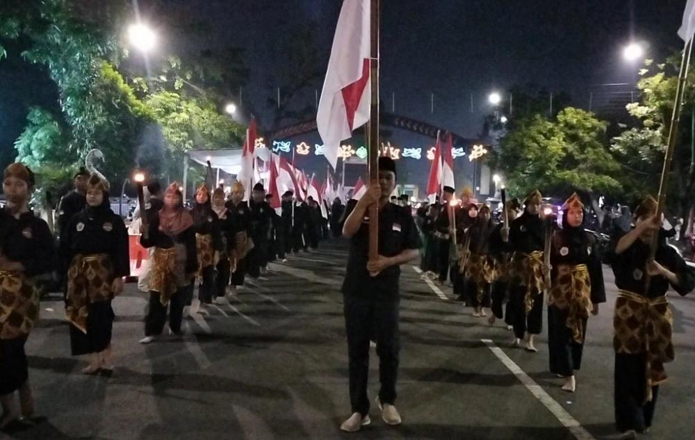 Rayakan Sumpah Pemuda, Ratusan Santri Gelar Kirab Bendera
