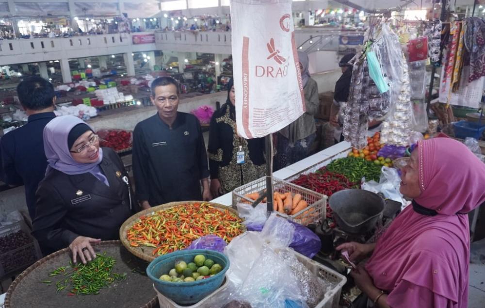 Sidak Pasar, Pj Bupati Batang Sebut Harga Cabai Melonjak Naik