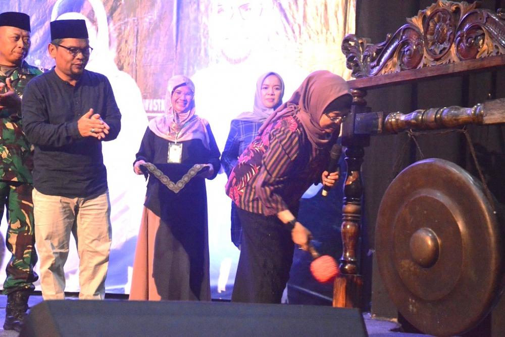 Kemenag Batang Manifestasikan Keindahan ciptaan-Nya Lewat Kidung Kembang Langit