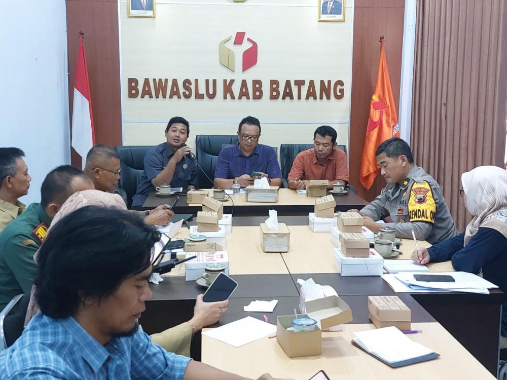 Bawaslu Batang Gelar Rakor Penertiban Alat Peraga Kampanye