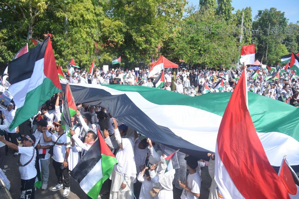 KIBARKAN BENDERA PALESTINA