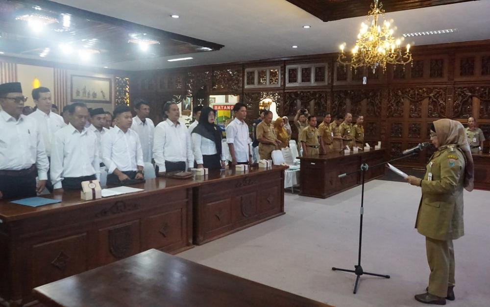 KUKUHKAN PENGURUS KARANG TARUNA