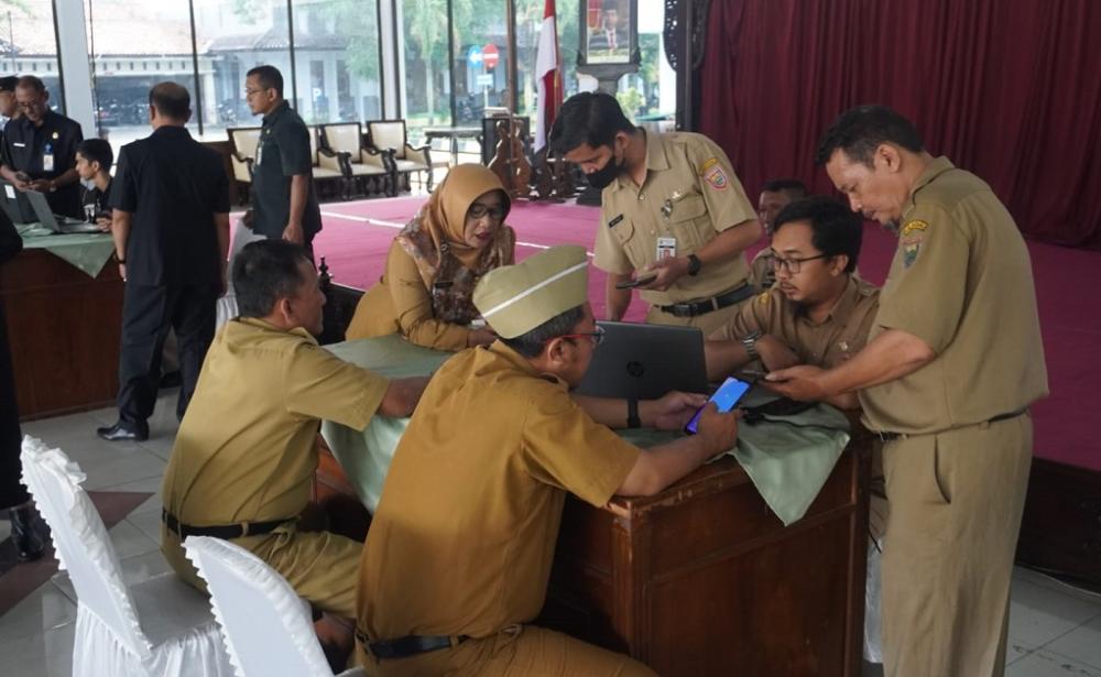 ASN di Batang Mulai Terapkan Aktivasi KTP Digital