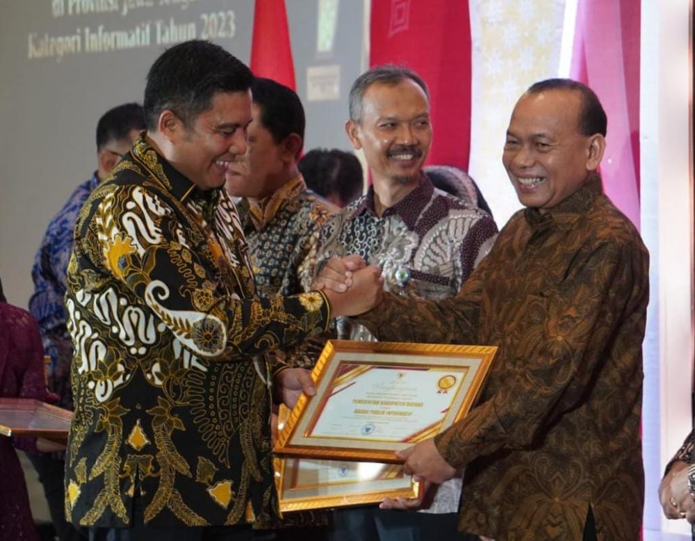 Pemkab Batang Raih KIP Awards 2023 Kategori Informatif