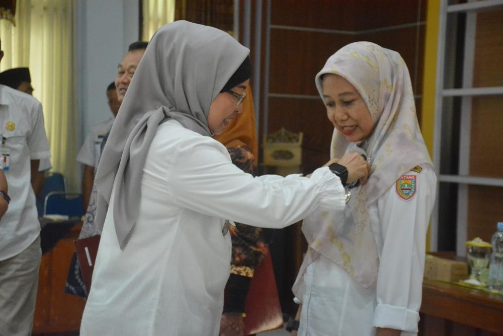 195 Orang ASN Pemkab Batang Terima Satyalancana Karya Satya