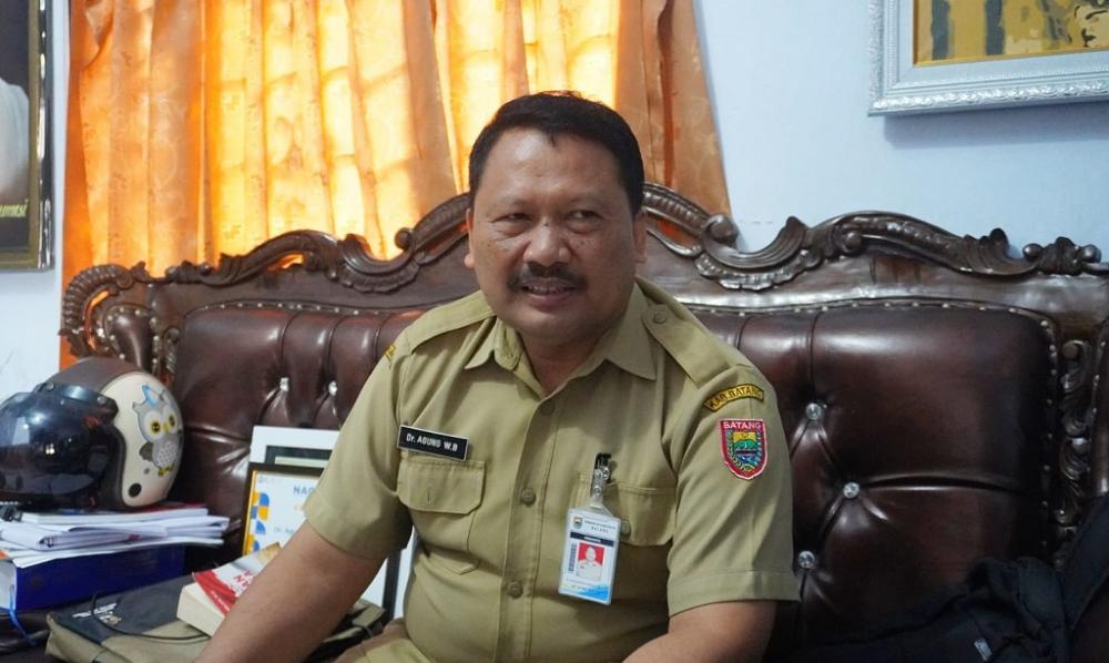 Pj Sekda Batang Ajak, Pegawai dan Tenaga Pendidik Menonton Film Dokumenter 