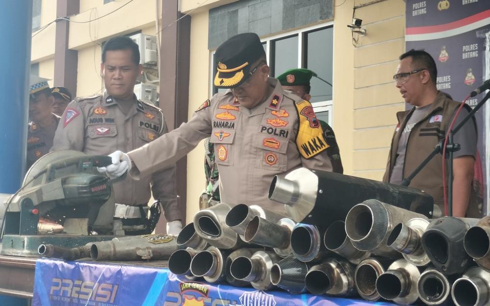 MUSNAHKAN KNALPOT BRONG