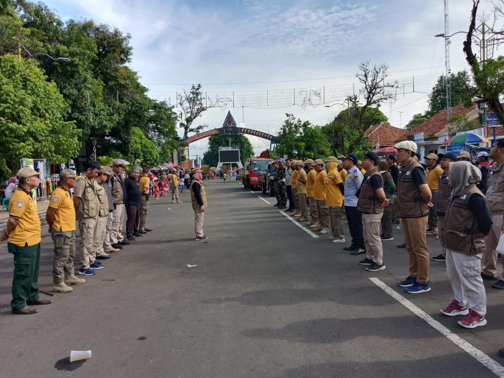 Peserta Pemilu Tak Lepas APK di Masa Tenang, KPU Batang Paksa Lakukan Pembersihan