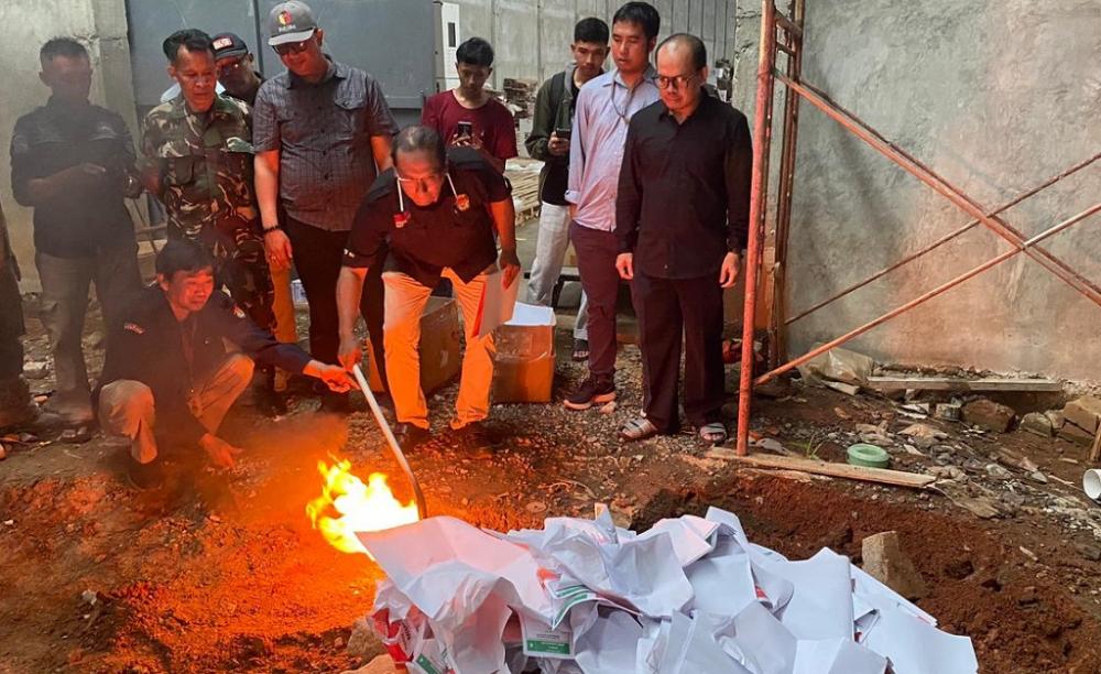 BAKAR SURAT SUARA RUSAK 