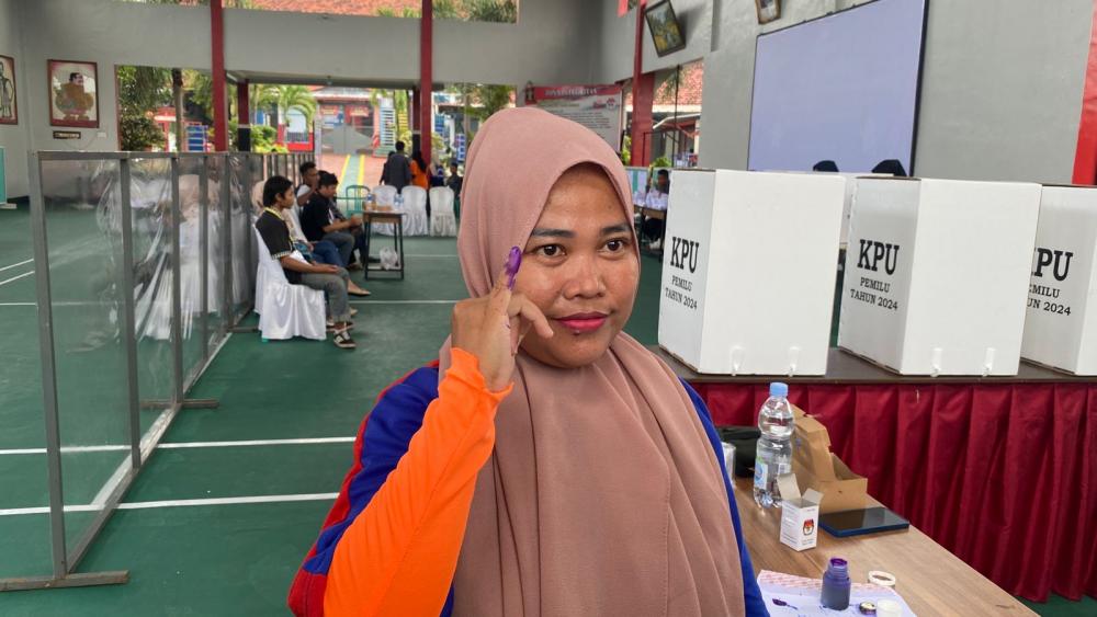 Warga Binaan Menahan Haru Saat Berikan Hak Pilihannya di Lapas Batang