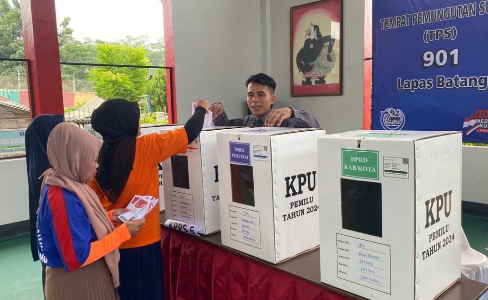 WARGA BINAAN SALURKAN HAK PILIHNYA