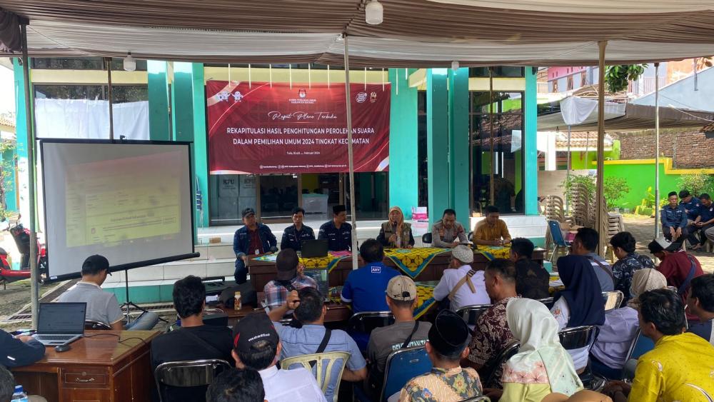 KPU Batang Targetkan Rekapitulasi Suara Bisa Rampung Besok