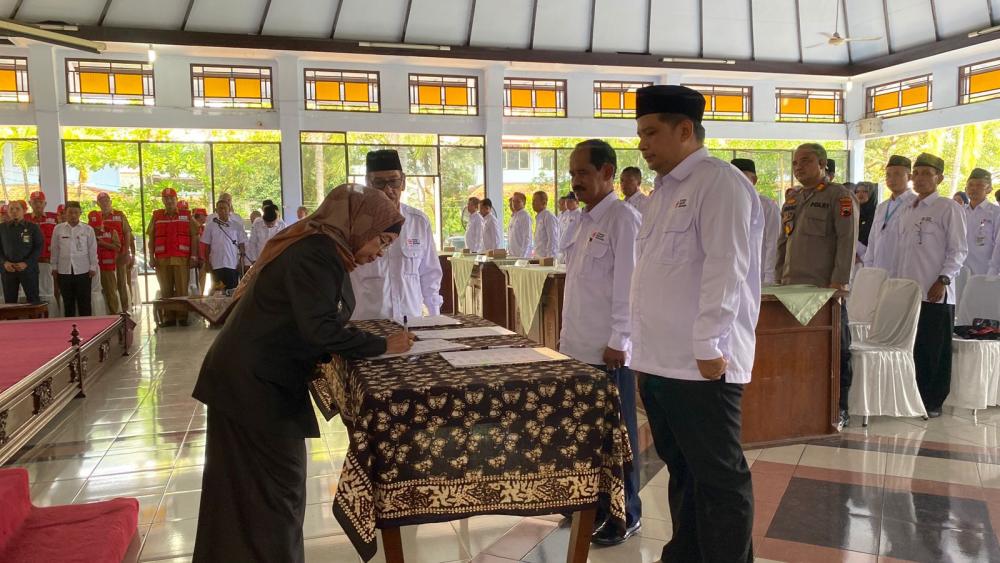 Lantik Pengurus PMI, Pj Bupati Batang Minta Buat Program Kemanusiaan Tepat Sasaran