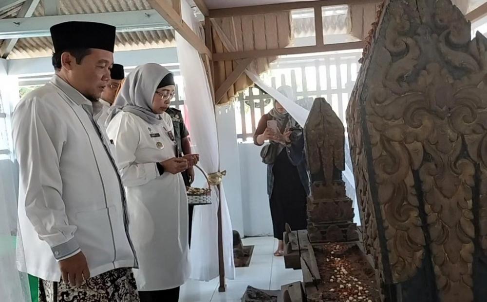 Menilik Keagungan Astana Pasekaran