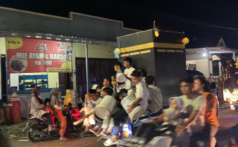 Ornamen Ka'bah Meriahnya Takbir Keliling Desa Cepokokuning