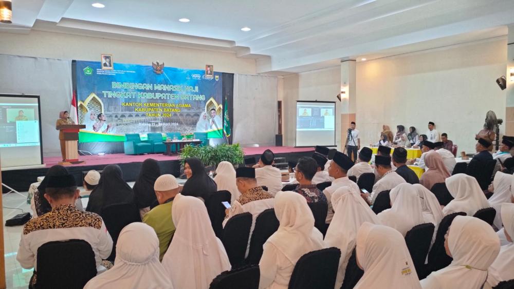 Calon Jemaah Haji Batang dari Remaja hingga Lansia Jalani Manasik