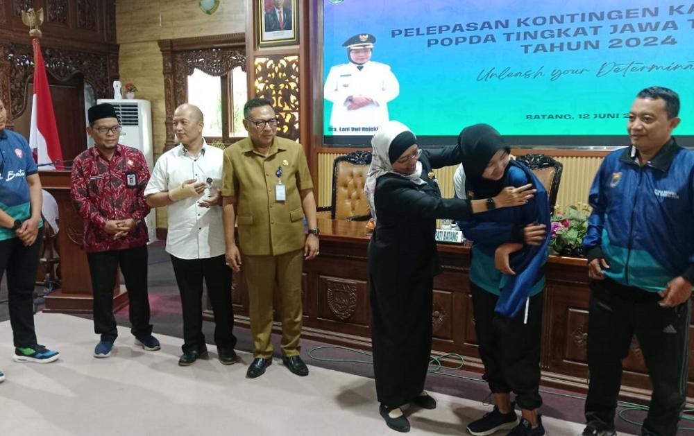 Pj Bupati Batang Beri Semangat Atlet Muda Batang untuk Popda 2024