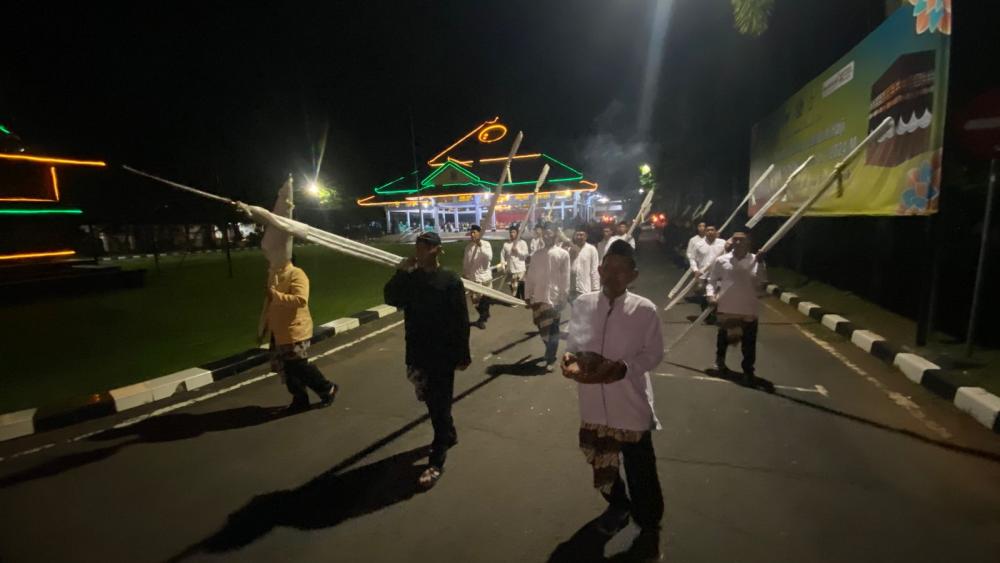 Tombak Abirawa dan 70 Pusaka Dijamas Pada Malam Suro