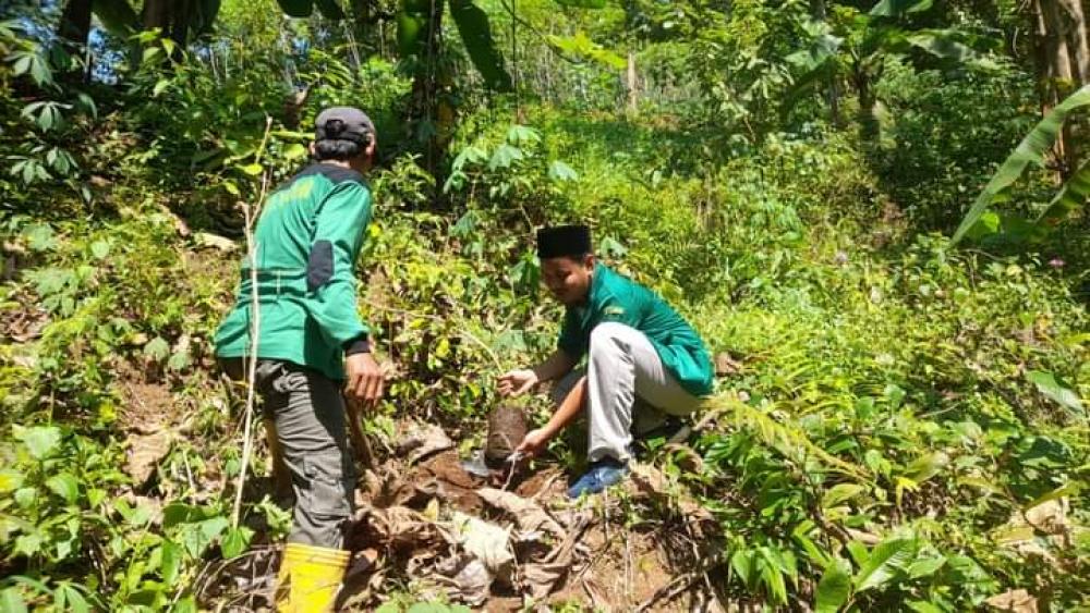 Penanaman Pohon untuk Kelestarian Alam dan Menjaga Sumber Mata Air