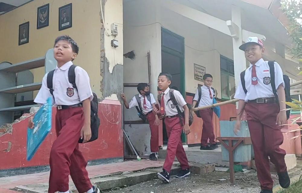 SD Terdampak Gempa Terapkan Pembelajaran Shift