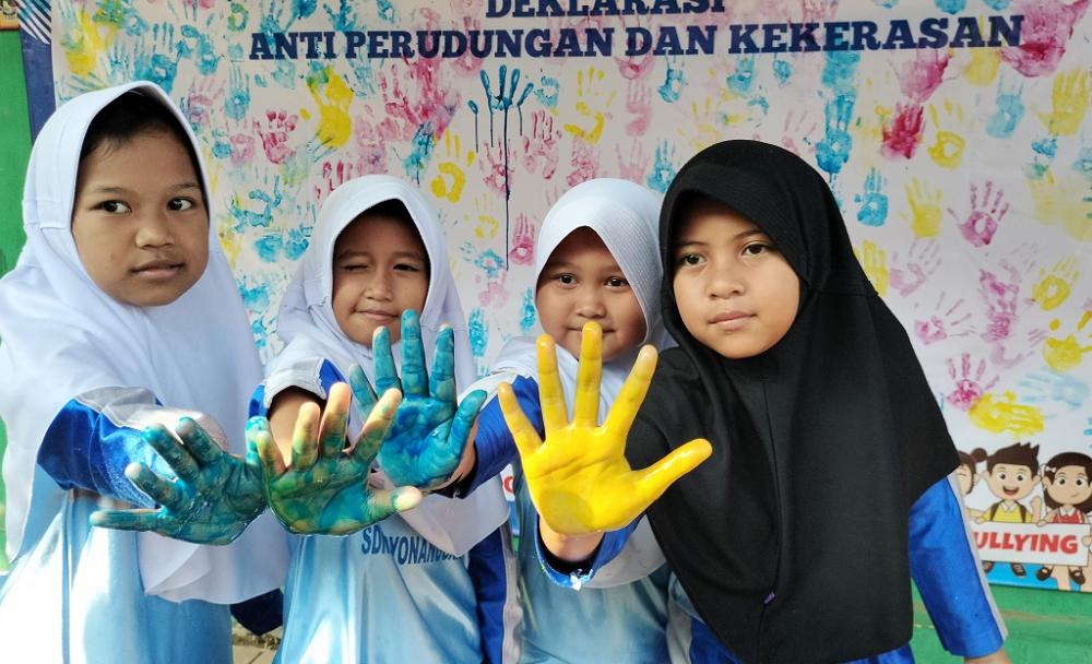SD Protitang Simbolkan Perlindungan Anak Lewat Lima Jari