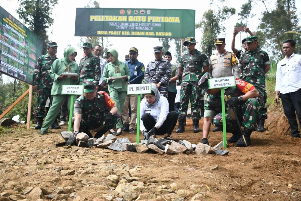 Desa Pacet Rayakan Pembukaan TMMD Ke-121 dengan Pentas Seni dan Budaya