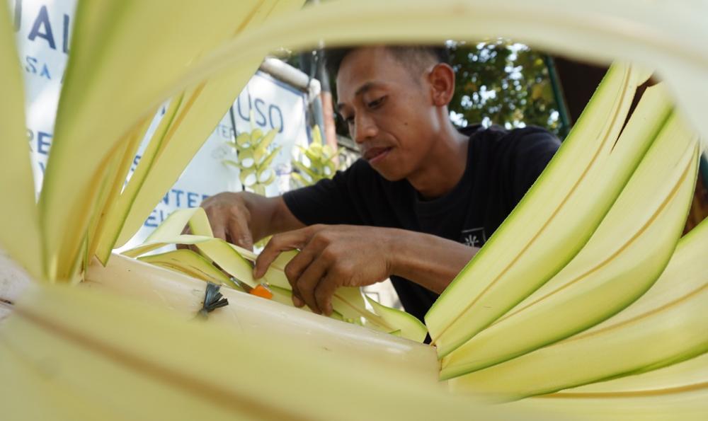 LOMBA MEMBUAT PENJOR