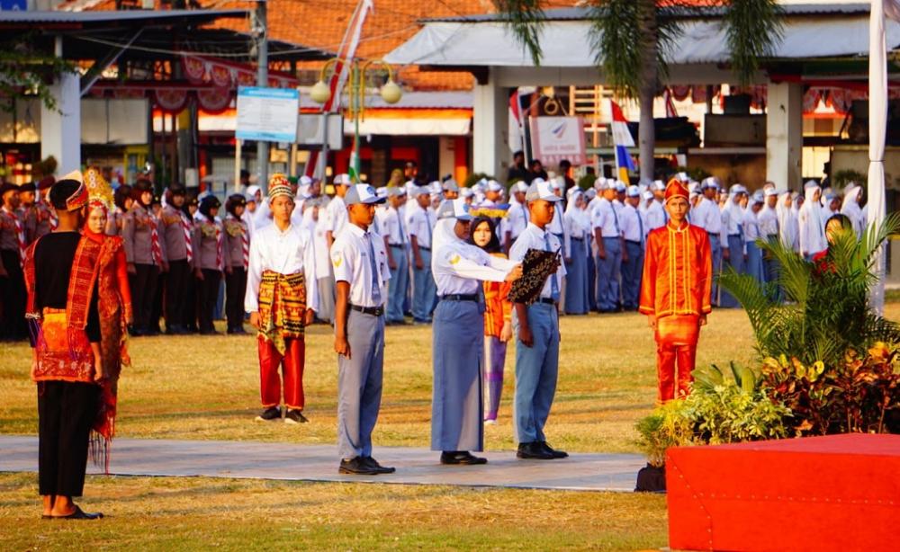 IKRAR PELAJAR PADA HUT 79 RI