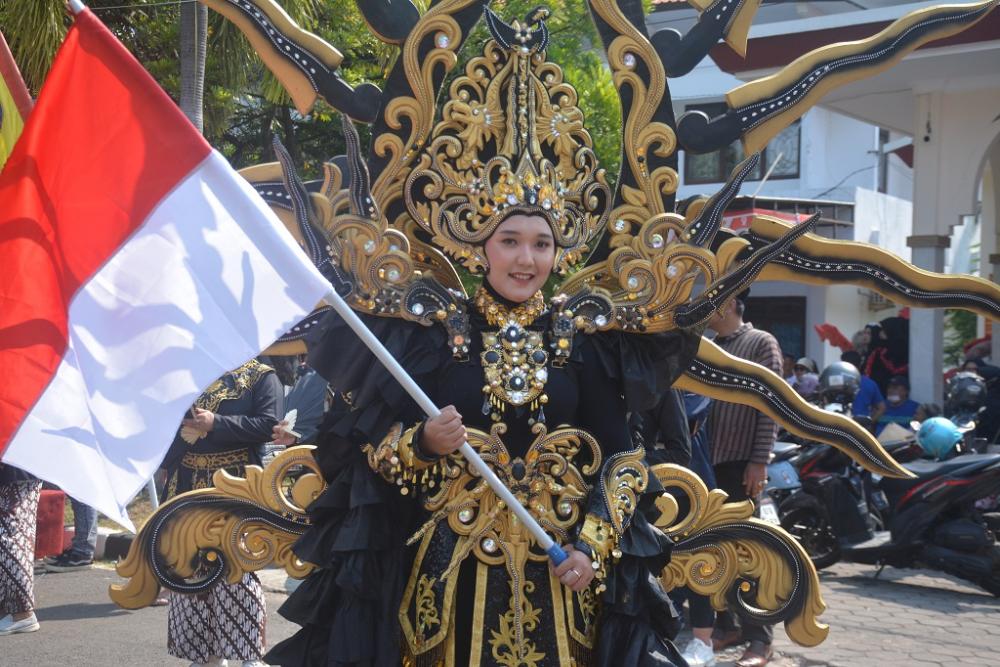 Pawai Pembangunan, Batang Usung Ragam Kostum Edukatif
