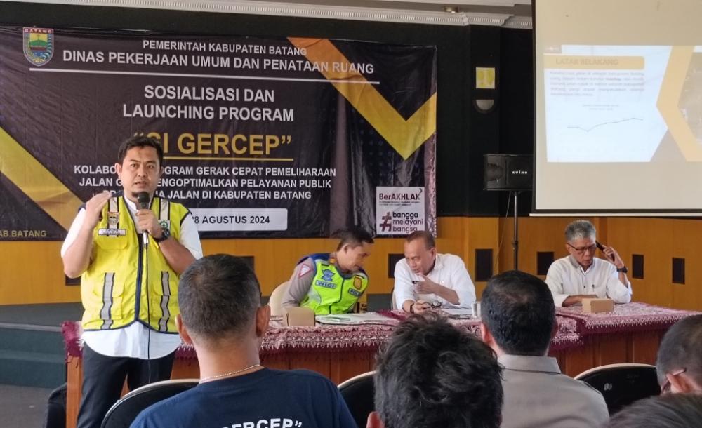 Si Gercep Siap Sulap Jalan Berlubang jadi Mulus