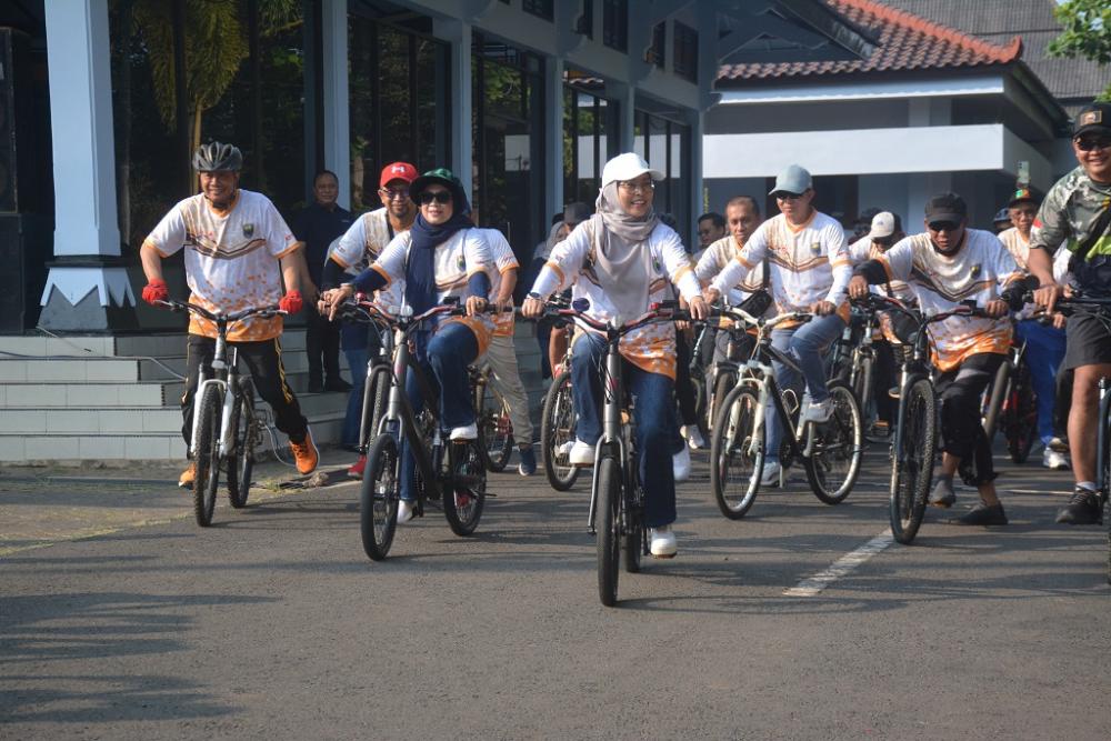 Gowes Bareng Pj Bupati Batang Dalam Rangka Sambut Haornas Ke-41
