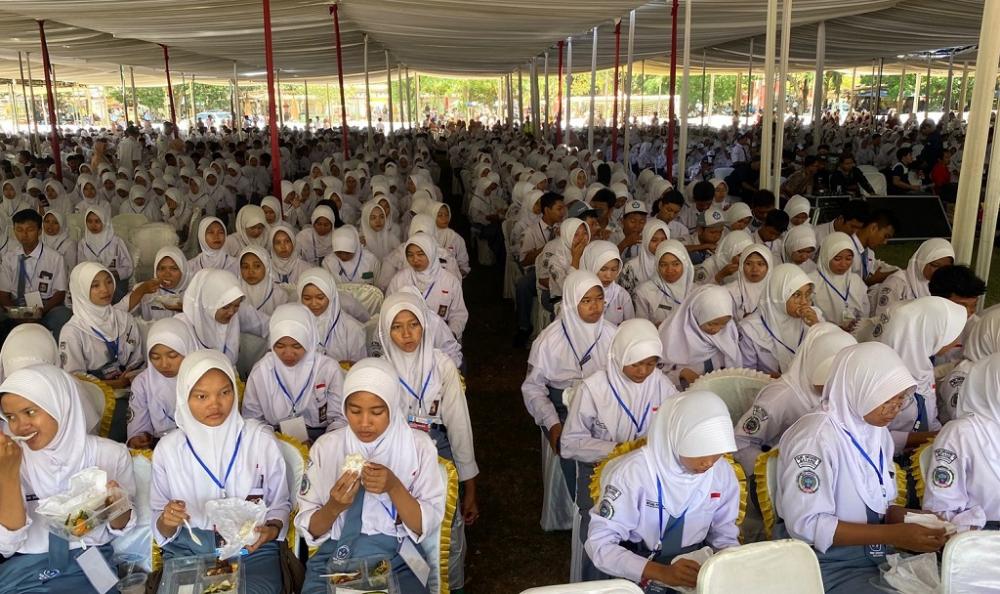 SIMULASI MAKAN GIZI GRATIS di BATANG