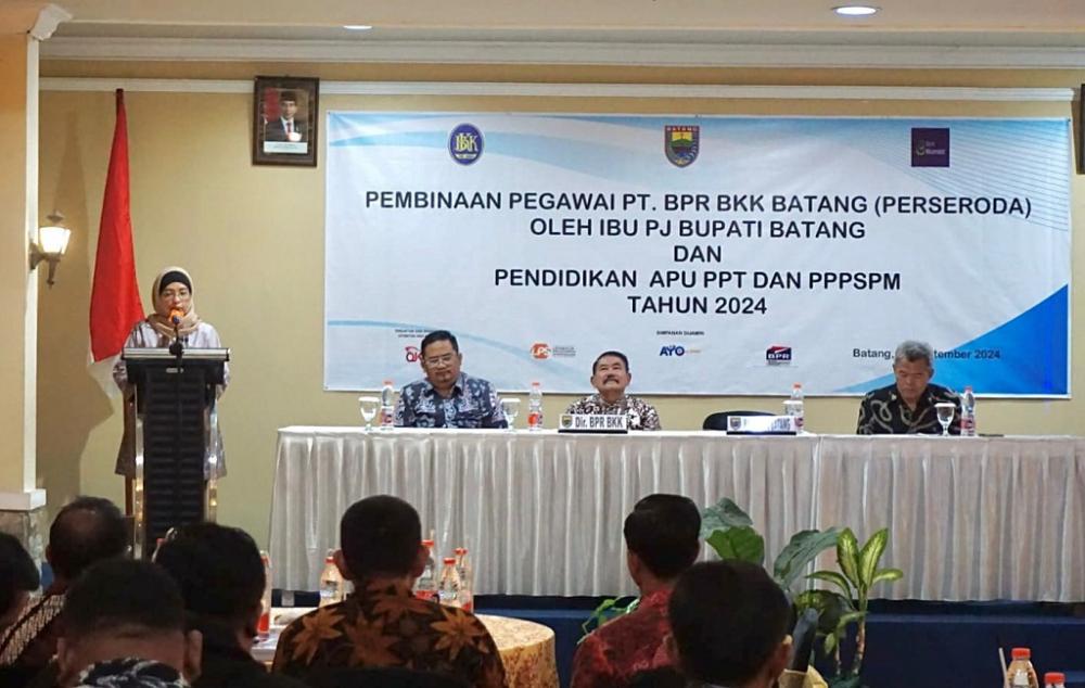 BPR-BKK Batang Bina Semua Pegawai Untuk Tingkatkan Profesinalitasnya