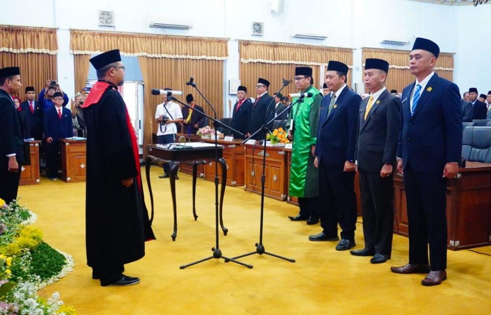 DPRD Batang Ambil Sumpah Janji Ketua dan Wakil Ketua
