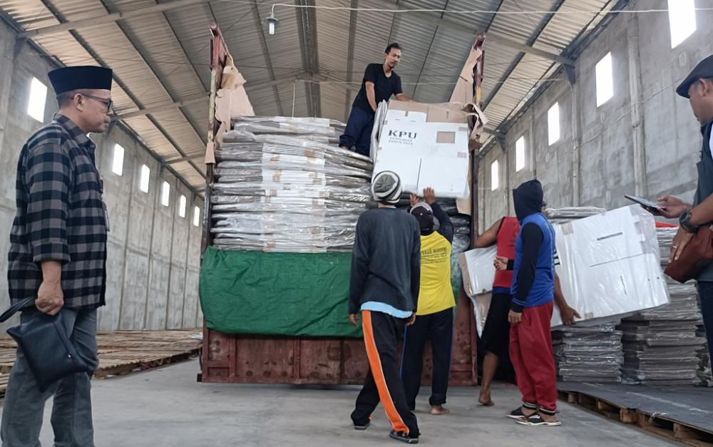 Kotak Suara Tiba, Pekan Depan KPU Batang Mulai Perakitan